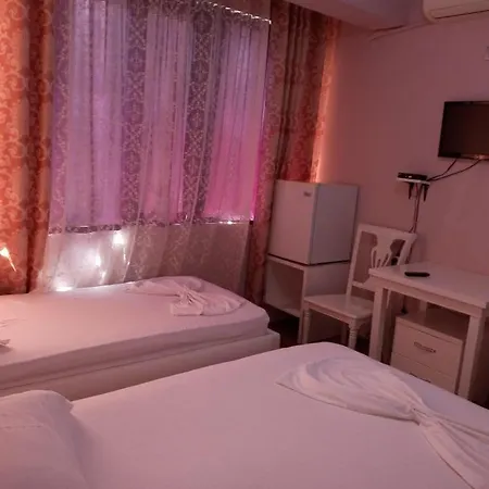 British 3* Himarë