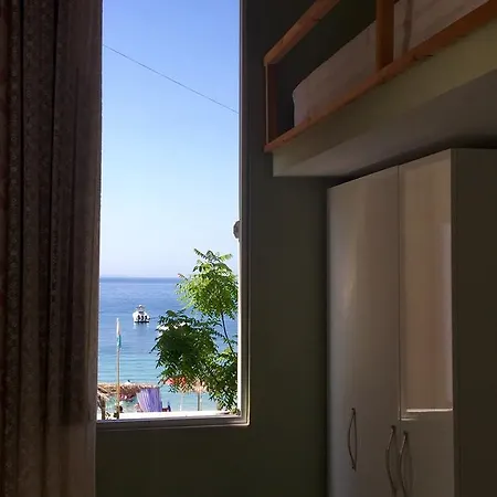 British 3* Himarë