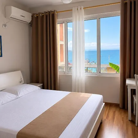 Otel British Himarë