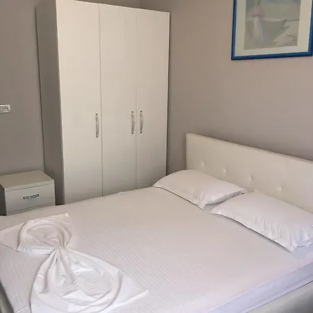 Hotel British Himare